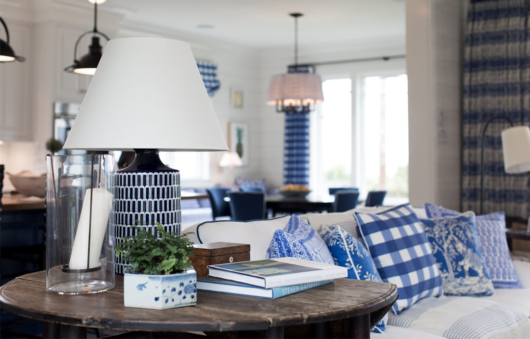 15 Inspirational Ideas for Decorating with Blue and White